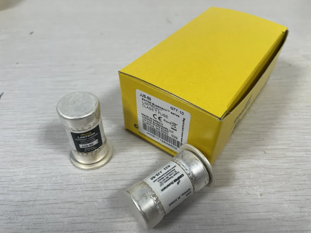 D38999